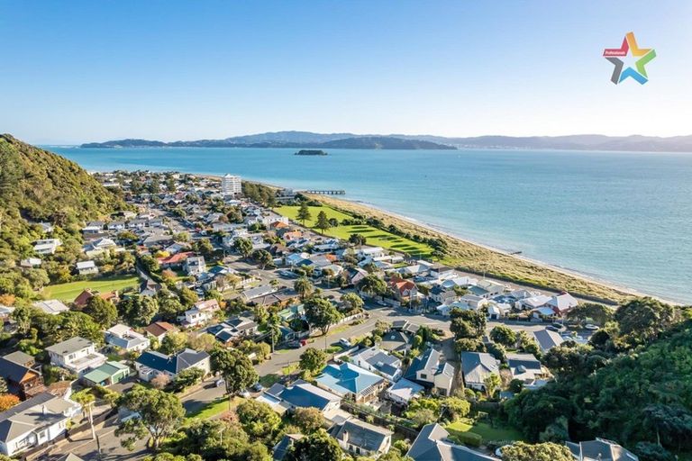 Photo of property in 29a Totara Street, Eastbourne, Lower Hutt, 5013