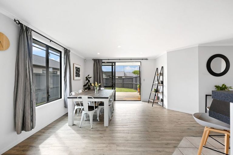 Photo of property in 6 Acton Vale, Rototuna North, Hamilton, 3210