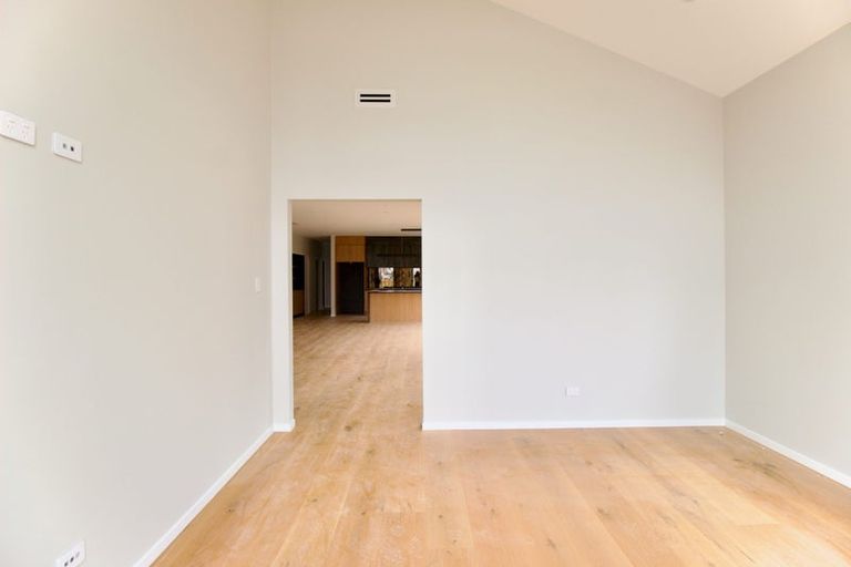 Photo of property in 9 Babina Avenue, Kumeu, 0810