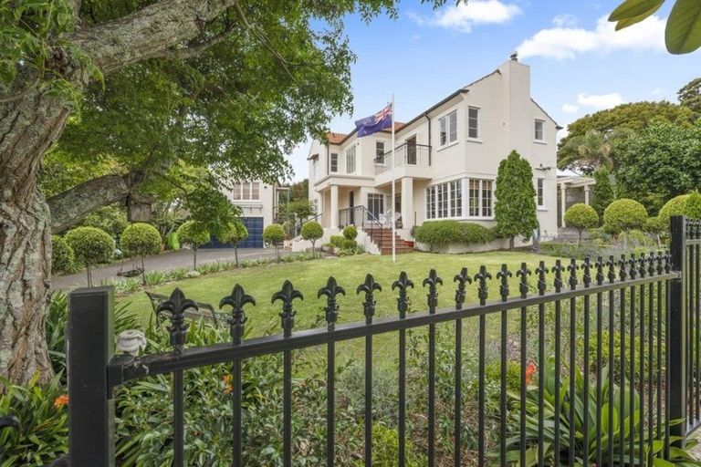 Photo of property in 6 Dodson Avenue, Milford, Auckland, 0620