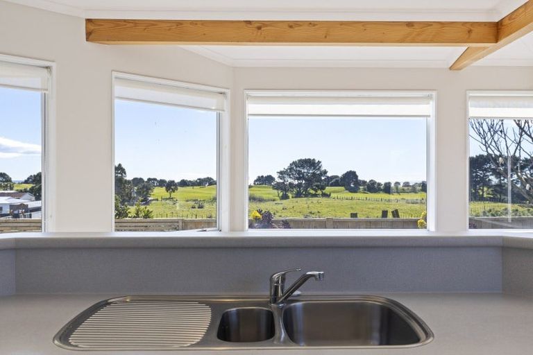 Photo of property in 2/13 Chatswood Grove, Fitzroy, New Plymouth, 4312