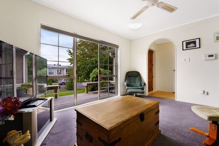 Photo of property in 84 Unsworth Drive, Unsworth Heights, Auckland, 0632