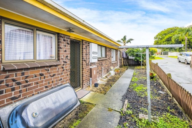 Photo of property in 2/55 Great South Road, Manurewa, Auckland, 2102