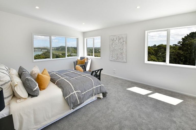 Photo of property in 299 Whangaparaoa Road, Red Beach, 0932