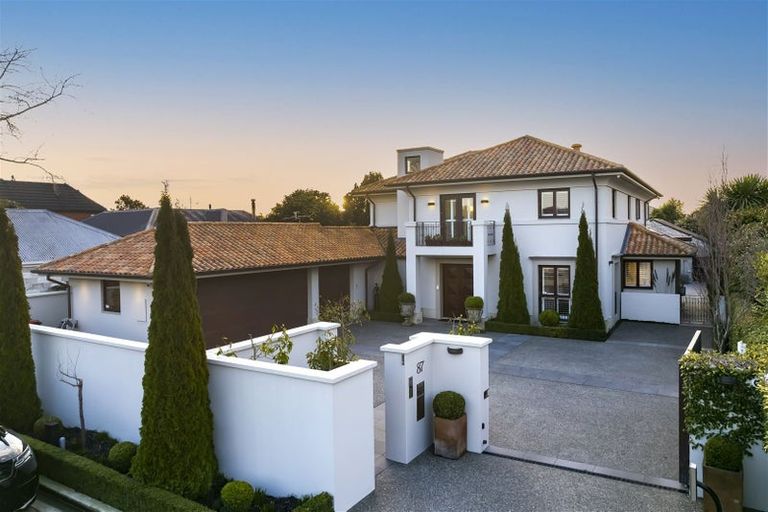 Photo of property in 87 Merivale Lane, Merivale, Christchurch, 8014