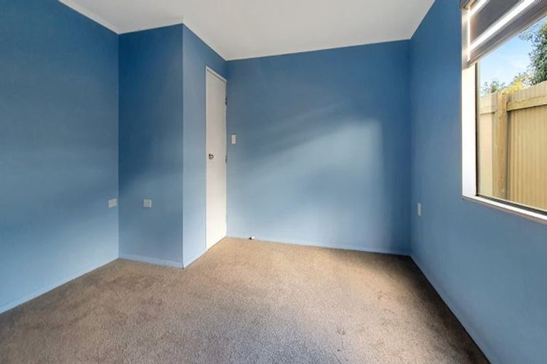 Photo of property in 28 Middlemore Crescent, Papatoetoe, Auckland, 2025