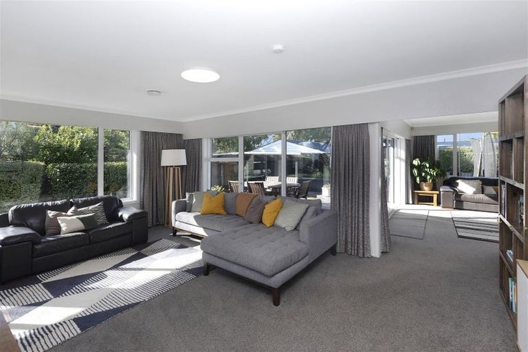 Photo of property in 10 Ashcroft Place, Burnside, Christchurch, 8053