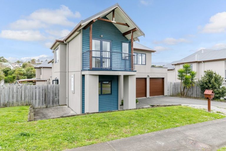 Photo of property in 13 Sonoma Crescent, Oteha, Auckland, 0632