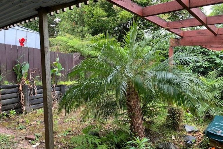 Photo of property in 16 Acacia Road, Torbay, Auckland, 0632