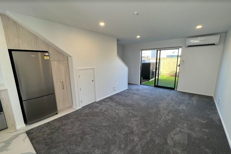 Photo of property in 10/231 Marine Parade, Seatoun, Wellington, 6022