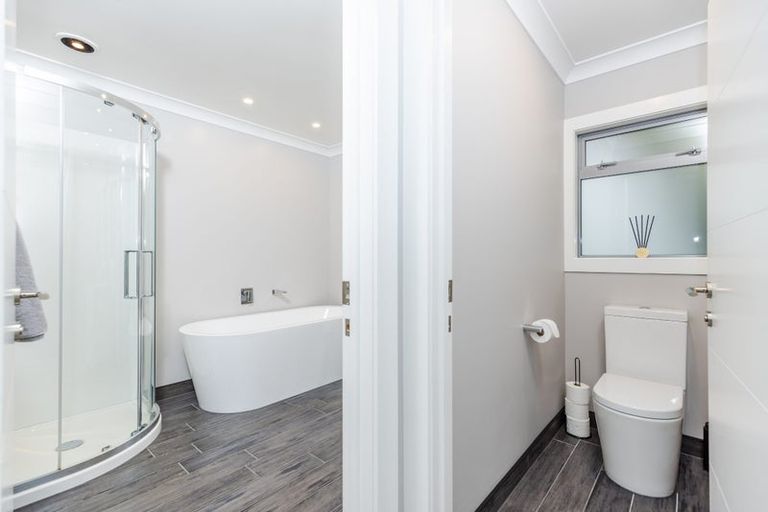 Photo of property in 54 Chedworth Avenue, Chedworth, Hamilton, 3210