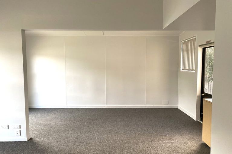 Photo of property in 12 Kent Street, Picton, 7220