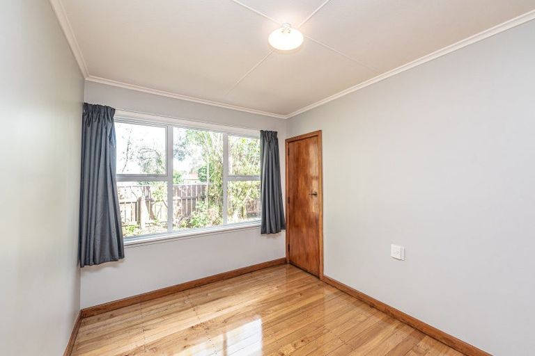 Photo of property in 30 Bear Street, Waverley, 4510