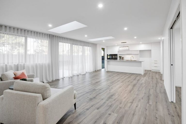 Photo of property in 74 Turuturu Road, Hawera, 4674