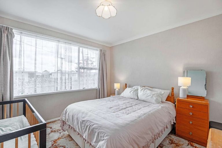 Photo of property in 9 Carlisle Street, Levin, 5510