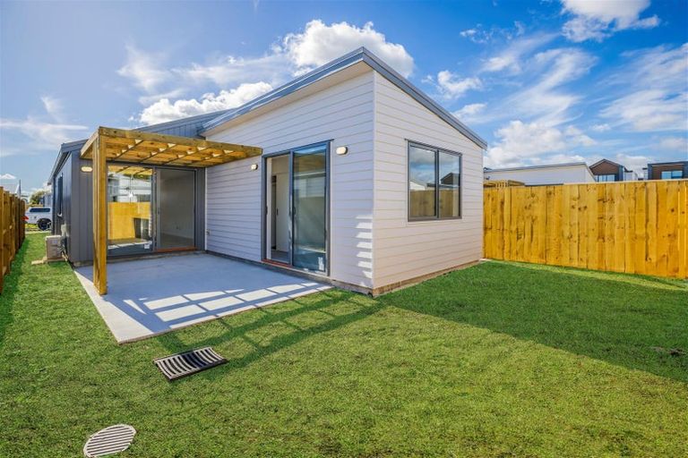 Photo of property in 15 Fredrick Hanson Road, Papakura, 2110
