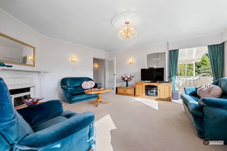 Photo of property in 33 James Grove, Stokes Valley, Lower Hutt, 5019