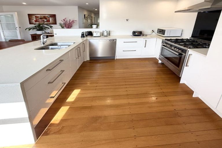 Photo of property in 84 Salisbury Road, Birkdale, Auckland, 0626