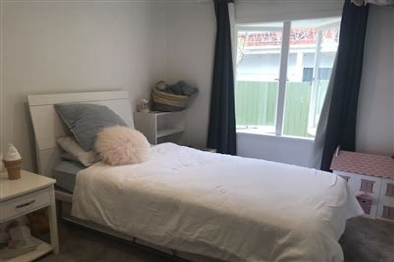 Photo of property in 1/40 Pupuke Road, Takapuna, Auckland, 0622