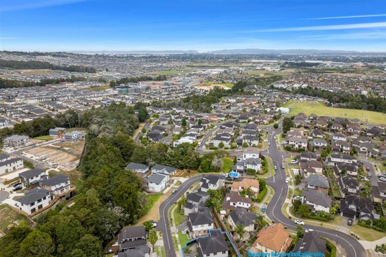 Photo of property in 10 Lucca Crescent, Flat Bush, Auckland, 2019
