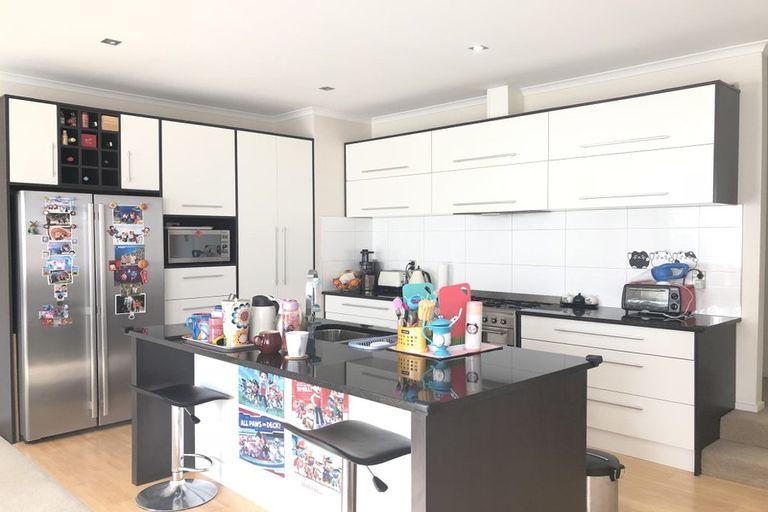 Photo of property in 4 Springvale Drive, Fairview Heights, Auckland, 0632