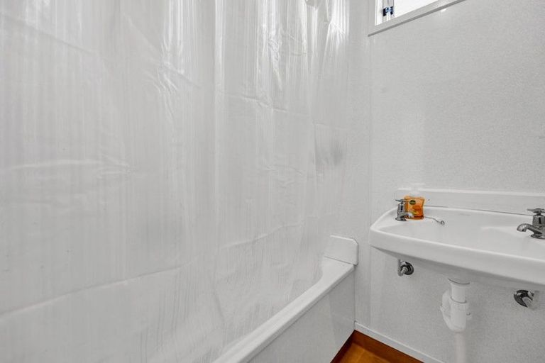 Photo of property in 21 Acourt Street, Hawera, 4610