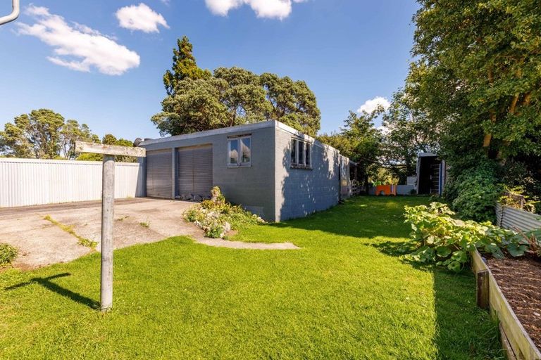 Photo of property in 27 Leslie Street, Waitara, 4320