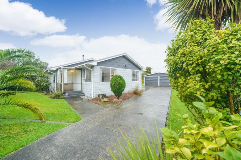 Photo of property in 28 Rhodes Drive, Kelvin Grove, Palmerston North, 4414