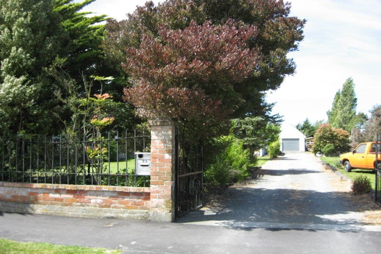 Photo of property in 23 Carters Road, Amberley, 7410