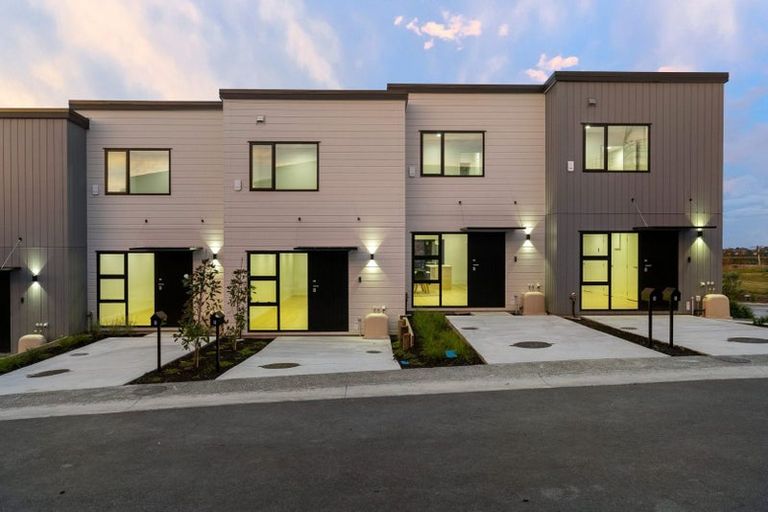 Photo of property in 7 Awhi Lane, Massey, 0614
