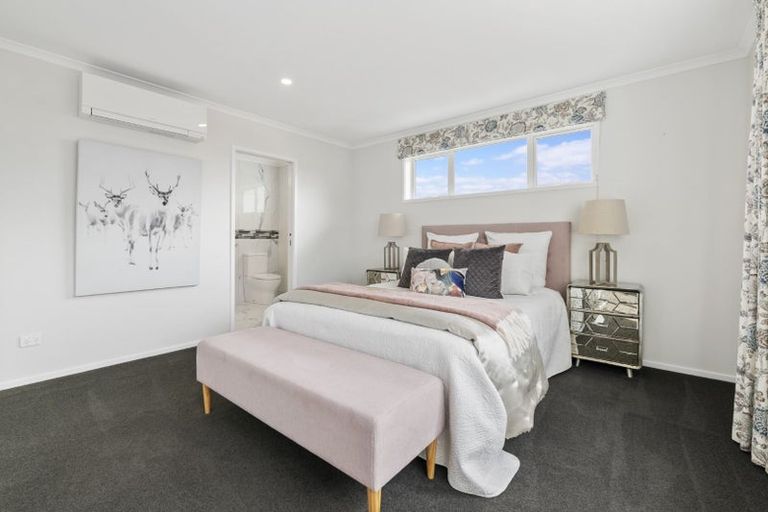 Photo of property in 36 Manhattan Rise, Orewa, 0931