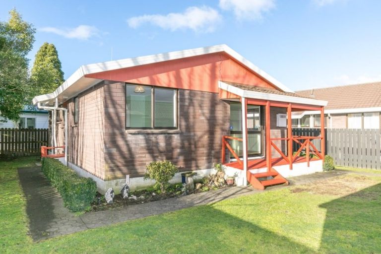 Photo of property in 4b Kentucky Crescent, Nawton, Hamilton, 3200