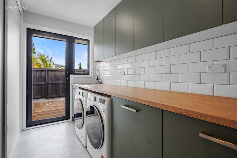 Photo of property in 7 Oakville Close, Rangiora, 7400