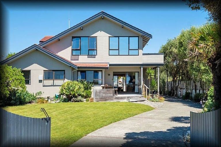 Photo of property in 136 Beach Road, Haumoana, 4102