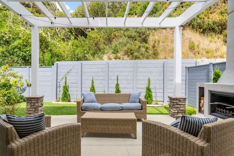 Photo of property in 8 Ramarama Lane, Crofton Downs, Wellington, 6035