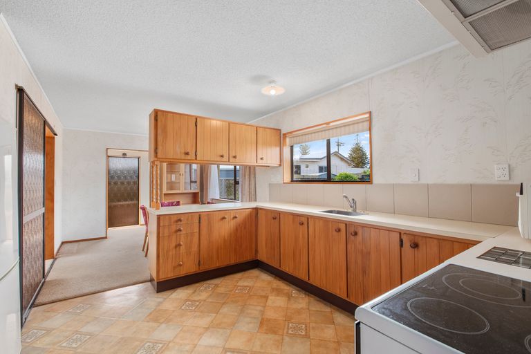 Photo of property in 2/208 Centreway Road, Orewa, 0931