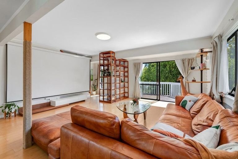 Photo of property in 14 Mallard Place, Unsworth Heights, Auckland, 0632