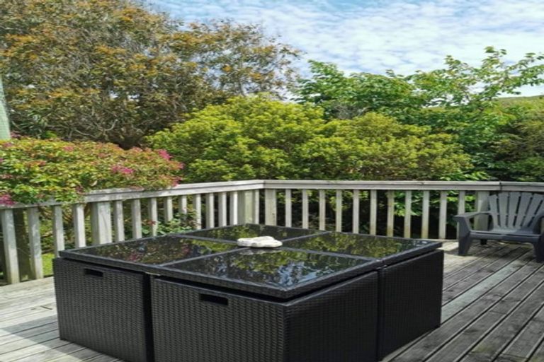 Photo of property in 5 Kapekape Place, Pukerua Bay, 5026