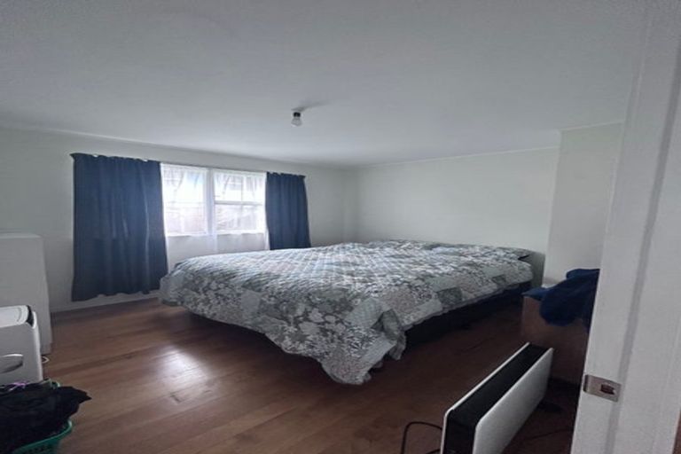 Photo of property in 18 Juniper Road, Sunnynook, Auckland, 0620