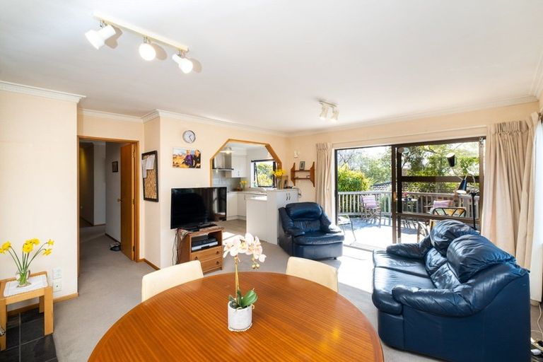 Photo of property in 2 Hunters Hill, Havelock North, 4130
