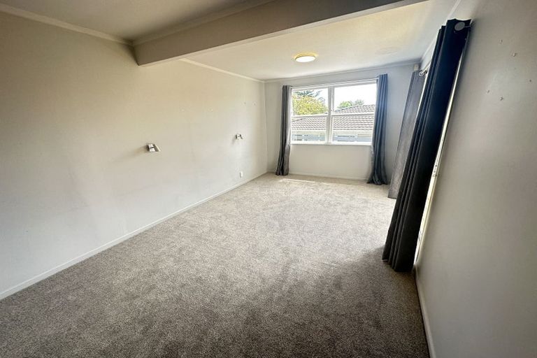 Photo of property in 57 Waitaki Street, Henderson, Auckland, 0612