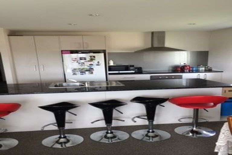 Photo of property in 68 Popokatea Drive, Takanini, 2112