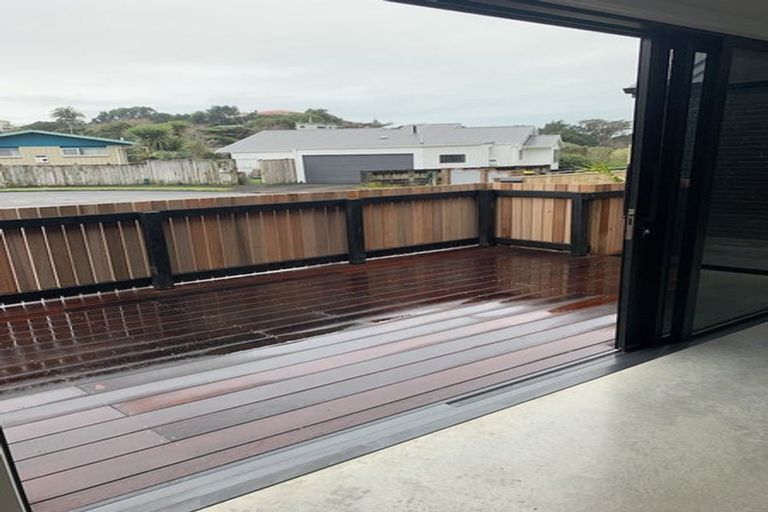 Photo of property in 10 Eton Place, Spotswood, New Plymouth, 4310