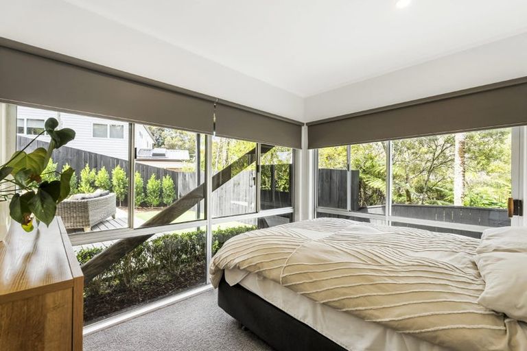 Photo of property in 2/31 Tui Glen Road, Birkenhead, Auckland, 0626