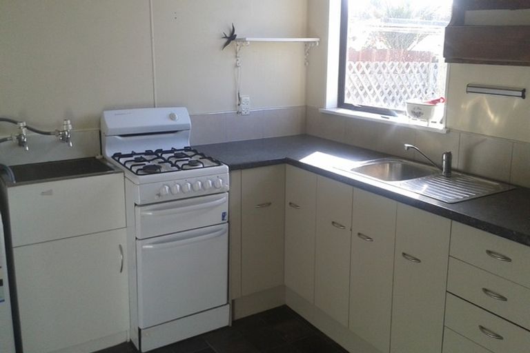 Photo of property in 11 Berry Street, Gisborne, 4010