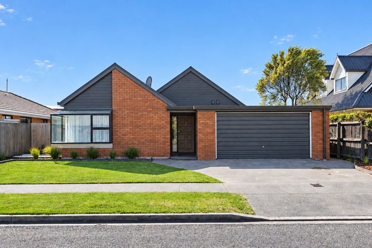 Photo of property in 18 Briarmont Street, Avondale, Christchurch, 8061