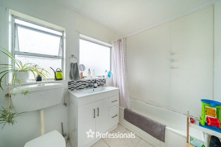 Photo of property in 4 Bexley Grove, Wainuiomata, Lower Hutt, 5014