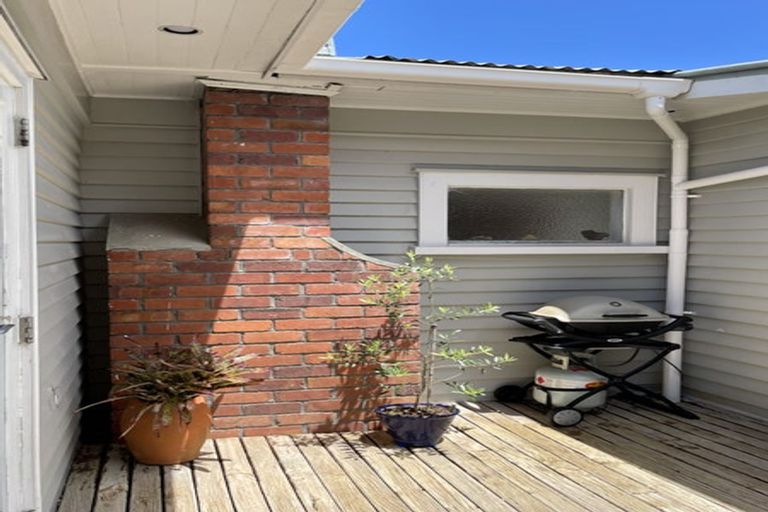 Photo of property in 22 St Michaels Avenue, Point Chevalier, Auckland, 1022