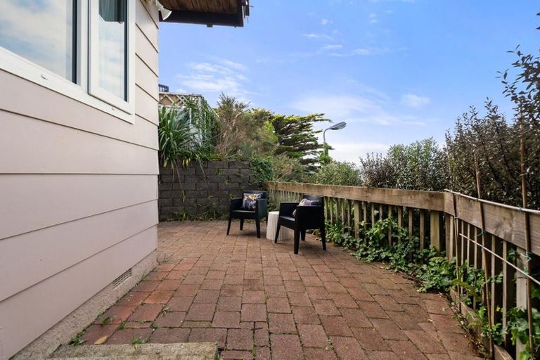 Photo of property in 1/60 Winston Street, Crofton Downs, Wellington, 6035