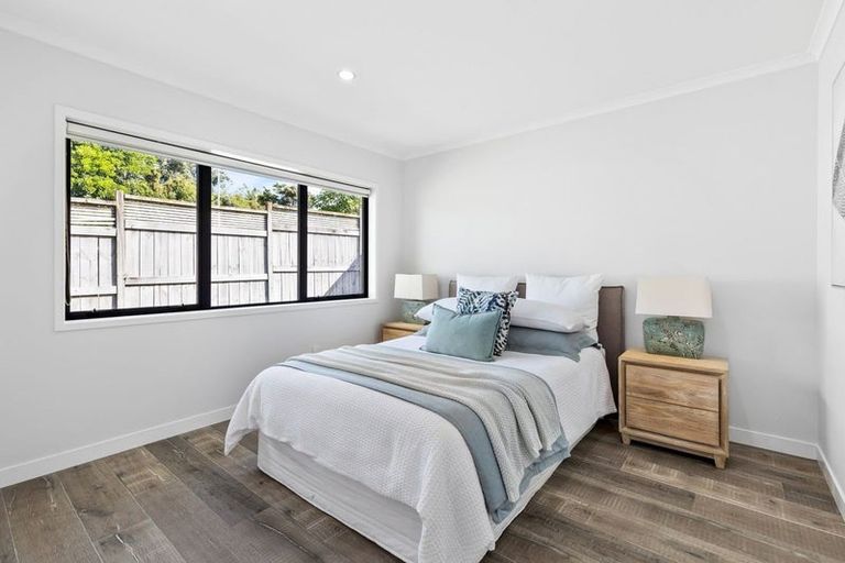 Photo of property in 33 Mural Place, Greenhithe, Auckland, 0632